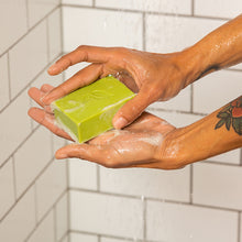 將圖片載入圖庫檢視器 Ethique Body Cleanser - Invigorating Matcha, Lime, &amp; Lemongrass Soap Bar 抹茶檸檬草青檸沐浴芭
